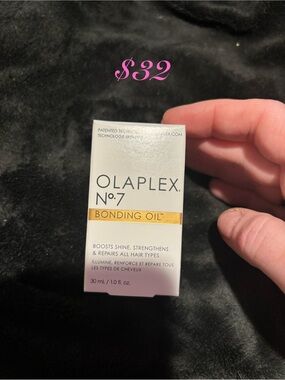 OLAPLEX No.7 Bonding Oil - White & Gold Box